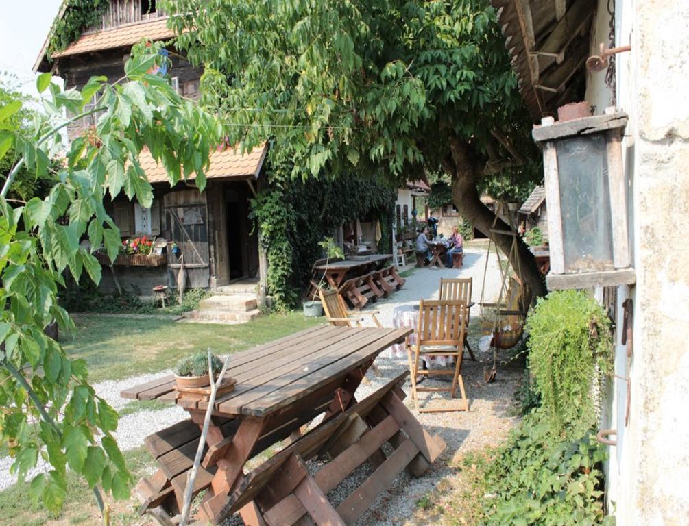 Penzion Rural Tourism Family Ravlic Muzilovcica Exteriér fotografie